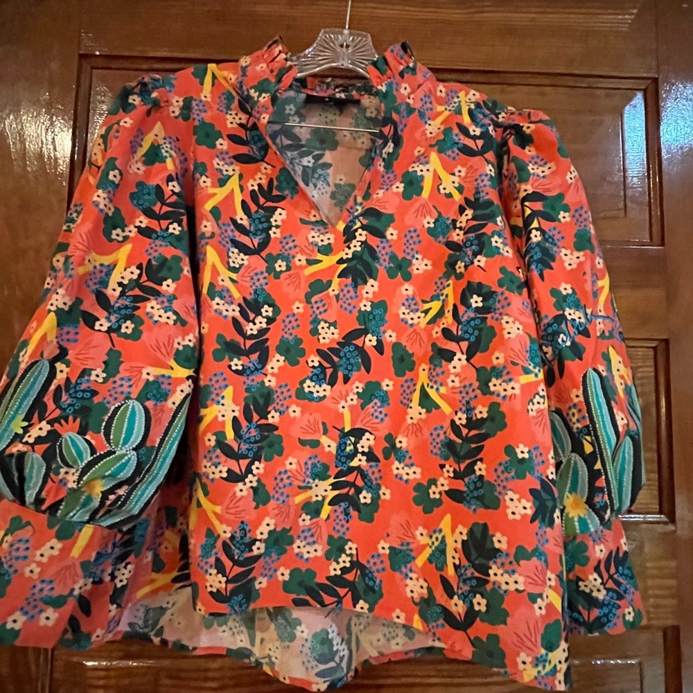 Gorgeous Emily Lovelock Top, selling only because of weight gain.